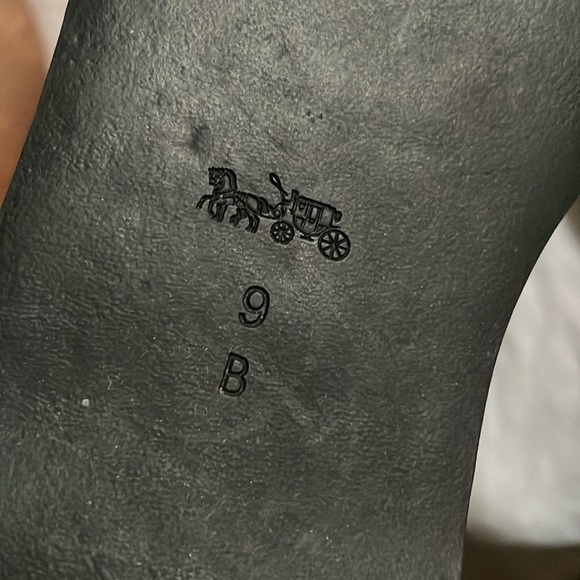 Coach Clarkson Leather Black White Snakeskin Print Thong Sandals size 9B - Picture 10 of 16